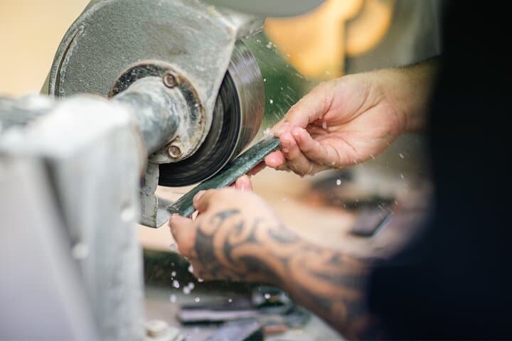 Mountain Jade Highlights Tour: Rotorua Jade Carving Studio Experience photo 5