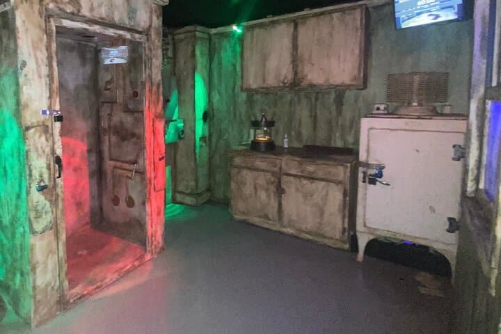 Breaking Point Escape Room San Antonio — High-Stakes Live Puzzle Experience photo 2