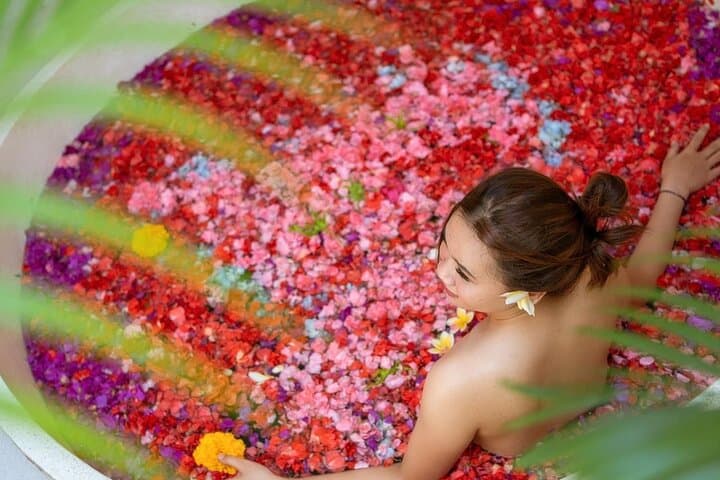 Seminyak Two-Hour Balinese Spa Ritual: Massage, Scrub & Flower Bath