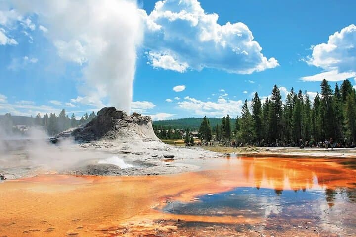 Yellowstone, Grand Teton & Coeur d’Alene: A 5-Day National-Park Road Odyssey from Seattle