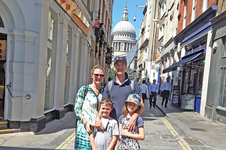 London Highlights Family Walking Tour: Westminster to St. Paul's with Kids photo 1