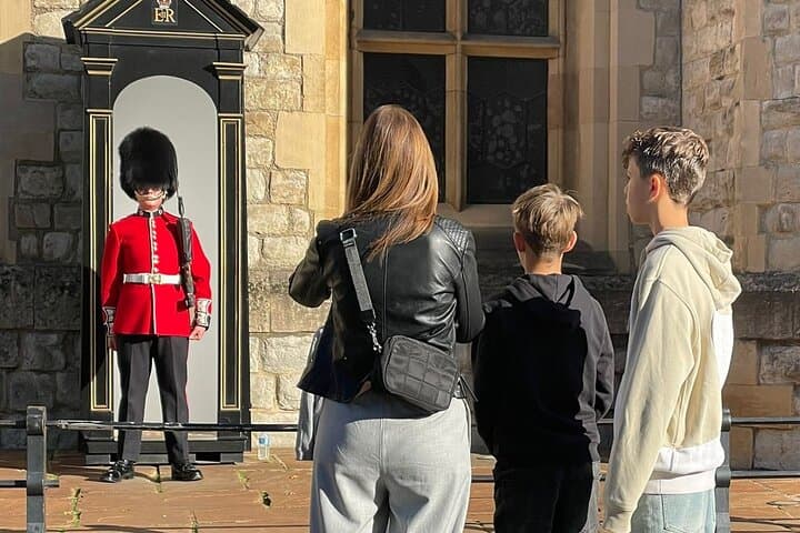 family-friendly-tower-of-london-and-tower-bridge-private-tour photo 3