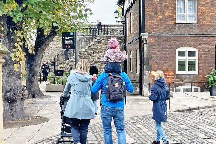 family-friendly-tower-of-london-and-tower-bridge-private-tour photo 5