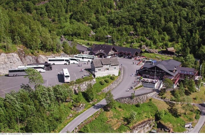 Olden to Briksdal Glacier: 4-Hour Hike Through Olden Valley photo 2