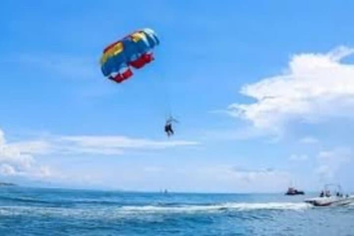 Parasail Above Bali: Tanjung Benoa 100m Ride with Hotel Transfer photo 2