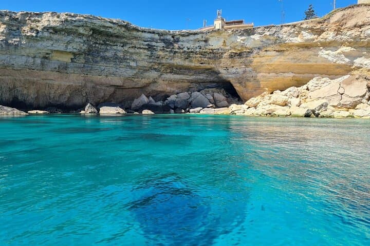 Syracuse Sunset Boat Tour Around Ortigia with Aperitif and Swim photo 4