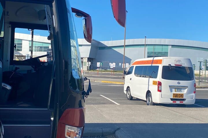 Liberia Airport Shared Shuttle — Reliable Transfers to Guanacaste Hotels photo 2