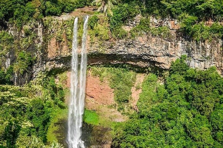 Chamarel & Ebony Forest Full-Day Nature Tour: 7 Coloured Earth, Waterfalls & Sacred Lakes photo 4