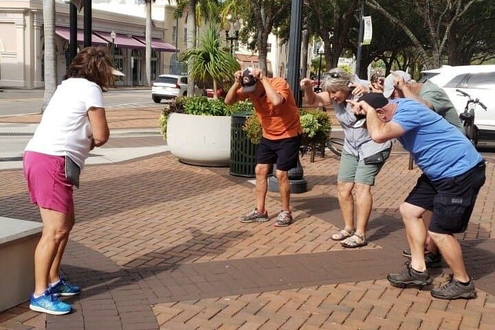 Royal Scavenger Hunt in Davie — Wacky Walks App Adventure