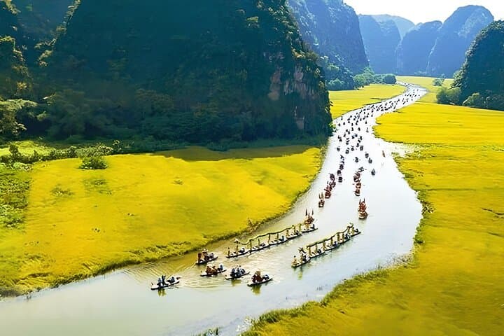 Hoa Lu, Tam Coc & Mua Cave Day Trip from Hanoi — Boat, Bikes and 500 Steps photo 4