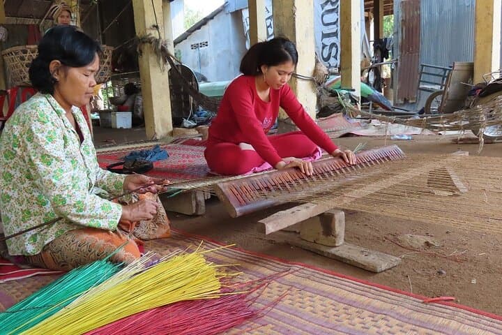 Phnom Penh Countryside Cycle Tour: 40km Cultural Ride & Mekong Ferry Crossing