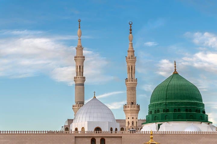10-Day Private Umrah Tour in Mecca & Medina — Guided Spiritual Journey photo 4
