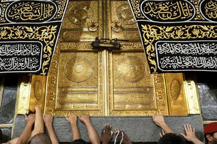 10-Day Private Umrah Tour in Mecca & Medina — Guided Spiritual Journey photo 3