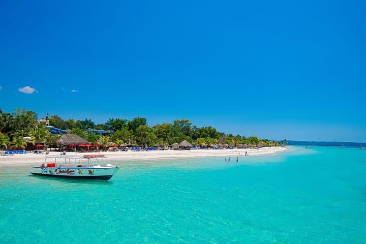 Discover Jamaica's Seven Mile Beach and Rick's Cafe Adventure