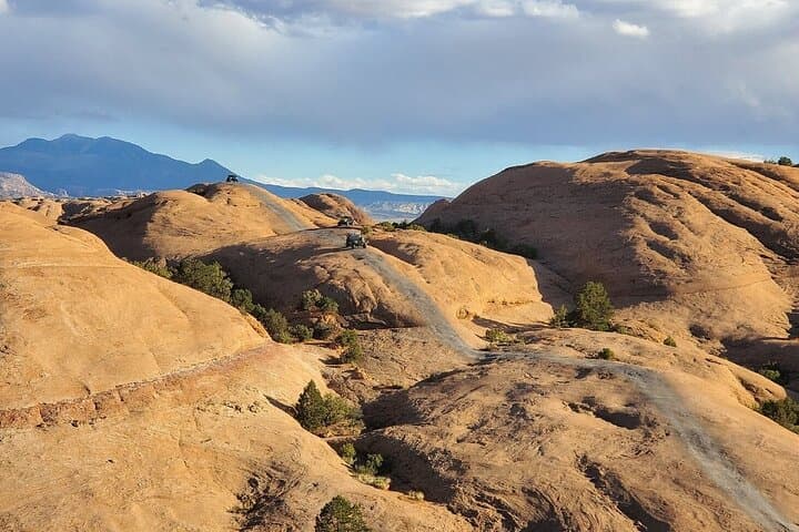 Conquer Moab’s Slickrock: U-Drive Hells Revenge 4x4 Adventure photo 4