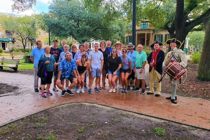 Savannah Historic District Walking Tour: Squares, Stories & Southern Architecture photo 3