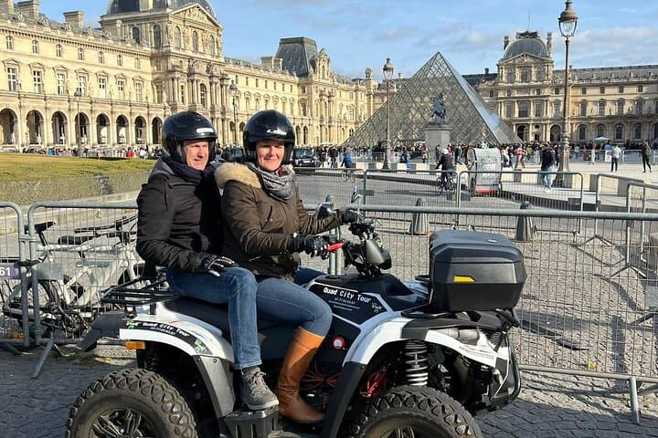 1h30 Electric Quad Tour of Paris — Champs-Élysées, Eiffel & Montmartre by E-Quad photo 3