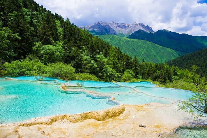 Chengdu to Jiuzhaigou & Huanglong: 5-Day Private Tour by High-Speed Train
