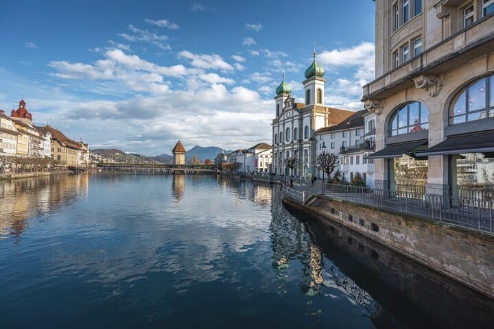 Express Lucerne Walking Tour — Discover the City with a Local in 60 Minutes photo 2