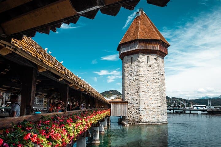 Express Lucerne Walking Tour — Discover the City with a Local in 60 Minutes photo 3