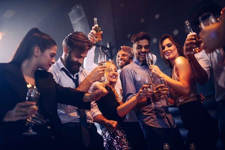 Frankfurt Pub Crawl for Bachelor(ette) Parties — 4-Hour Guided Bar Tour with Shots & Club Entry photo 5