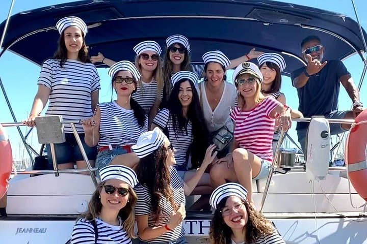 Barcelona Private Luxury Sailing Tour: Small-Group Yacht Cruise & Swim photo 2