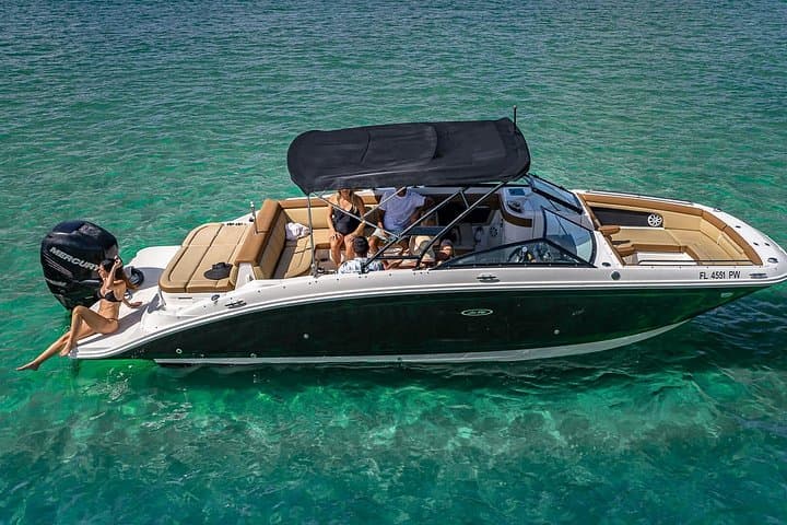 Miami Biscayne Bay Private Boat Rental with Captain — Star Island & Bayside Cruise photo 4