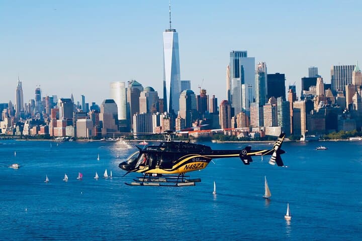 Deluxe Manhattan Helicopter Tour: 20-Minute Skyline Flight Over NYC