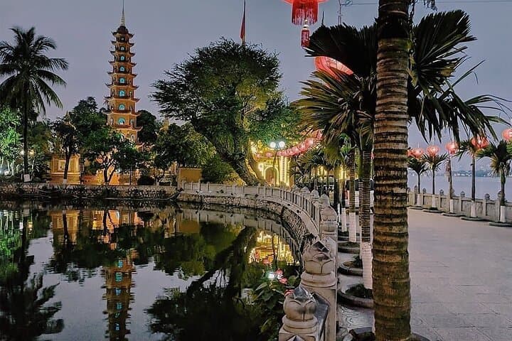 Hanoi Cultural Night: Train Street, Long Bien Bridge & Tran Quoc Pagoda Tour photo 3