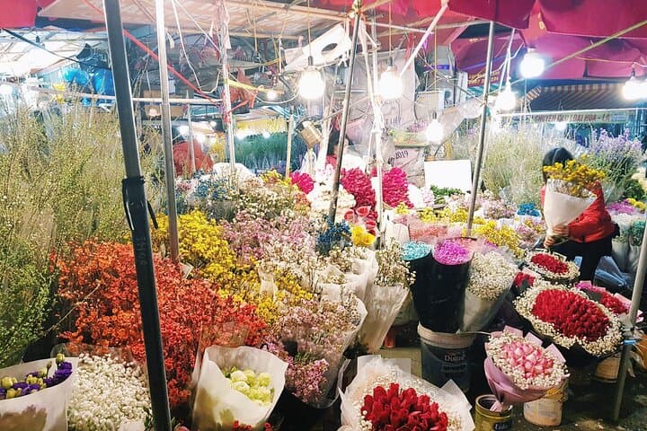 Hanoi Cultural Night: Train Street, Long Bien Bridge & Tran Quoc Pagoda Tour photo 4