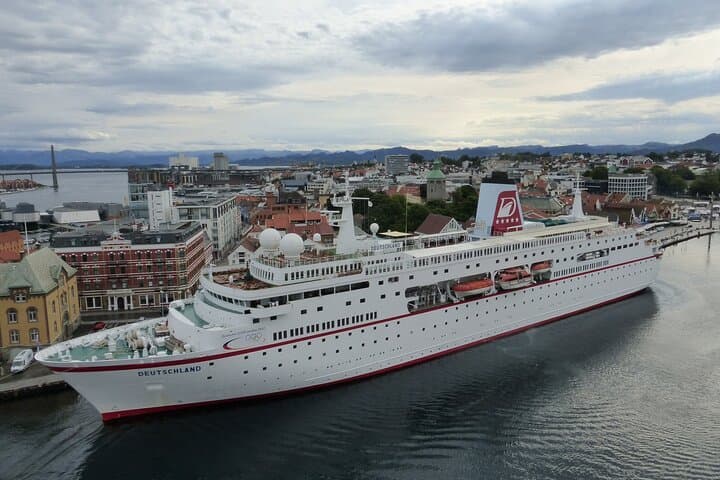 Bergen to Stavanger Private Transfer with 2-Hour Haugesund Stop (Dokken Museum) photo 3