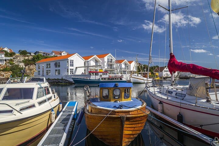 Bergen to Stavanger Private Transfer with 2-Hour Haugesund Stop (Dokken Museum) photo 1