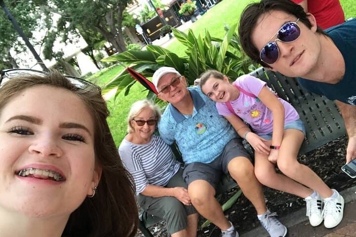 Urban Scavenger Hunt in Sarasota: Wacky Walks App Adventure
