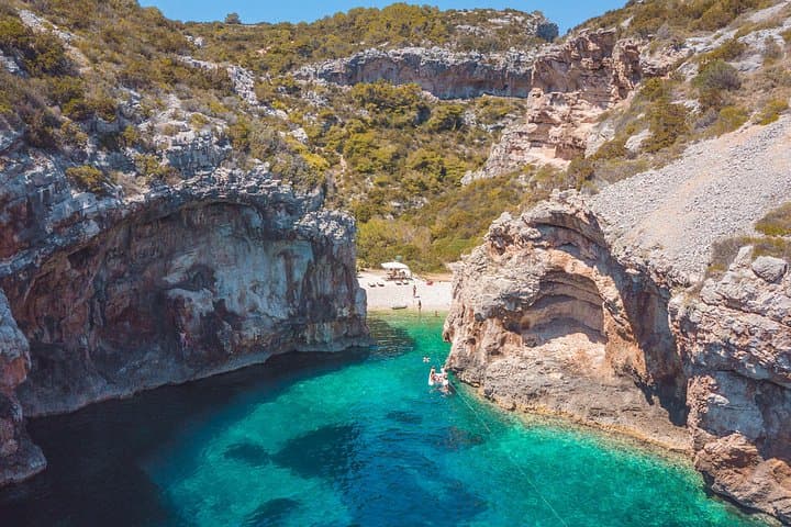 Private Blue Cave and 5-Island Tour from Split — Blue Cave, Stiniva & Hvar Day Cruise photo 3