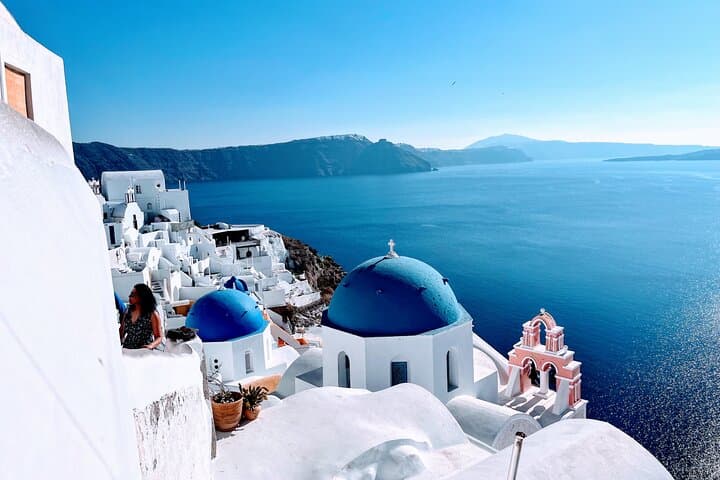 Private Tailor-Made Santorini Tour: Customize Oia, Akrotiri & Red Beach