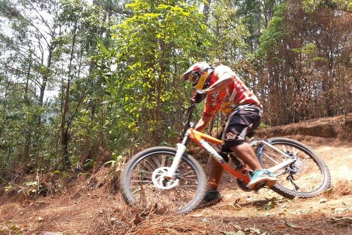 Chiang Mai Advanced Downhill Mountain Biking on Doi Suthep — Summit-to-Valley 6‑Hour Ride