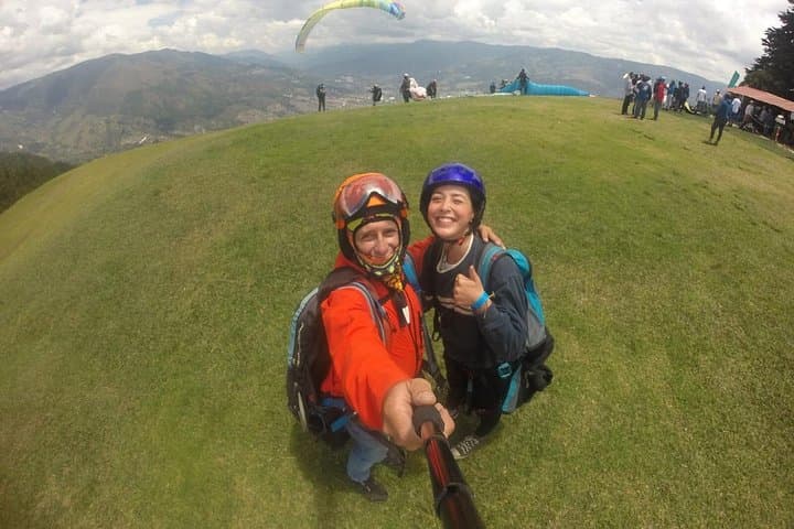 Tandem Paragliding Over Medellín: San Félix Flights with Private Transport photo 4