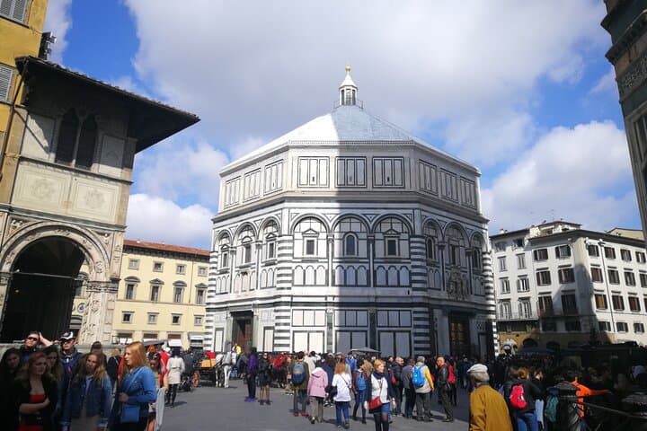 Climb Brunelleschi's Dome: Florence Duomo Walking Tour & Skyline Views photo 5