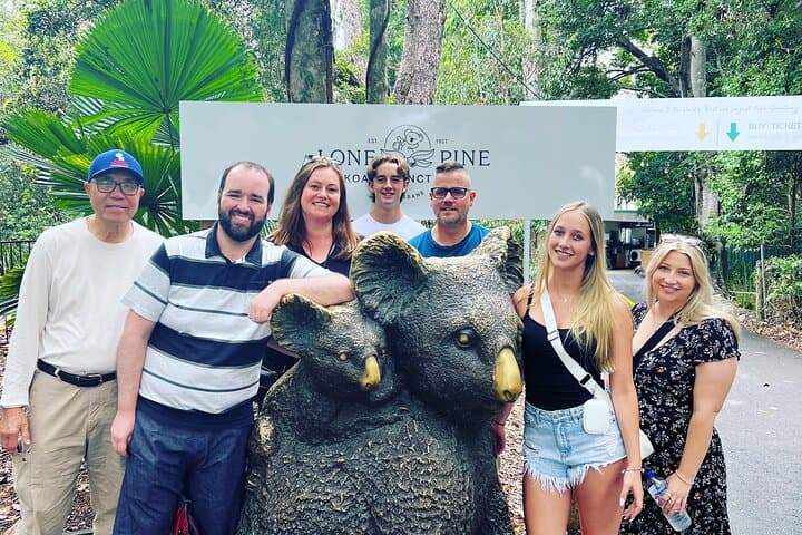 Brisbane Highlights & Lone Pine Koala Sanctuary: Guided Day Tour with Lunch