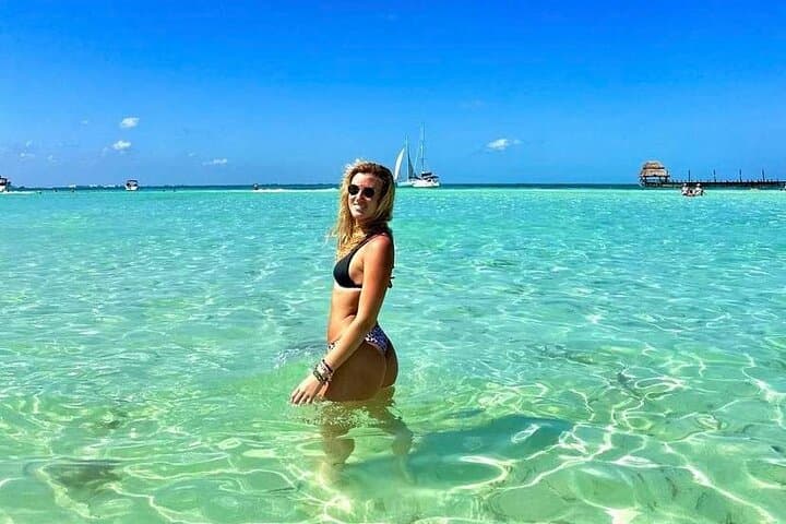 Isla Mujeres Catamaran: Beach Club, Snorkel & Open Bar Adventure