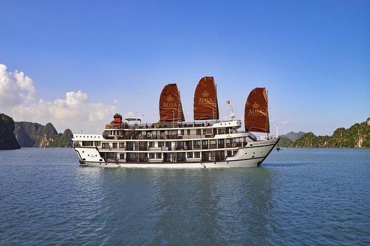Luxury 2-Day Halong Bay Cruise from Hanoi — Titov Island, Sung Sot Cave & Kayaking photo 1