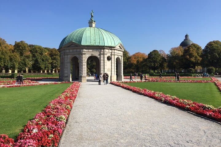Private Walking Tour of Downtown Munich: History, Beer Gardens & Hidden Sights photo 3