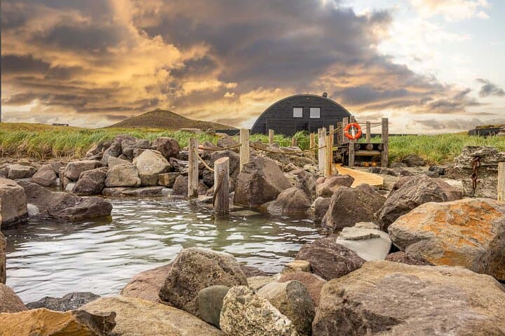 Hvalfjordur & Hvammsvik Hot Springs: Private Day Tour from Reykjavik