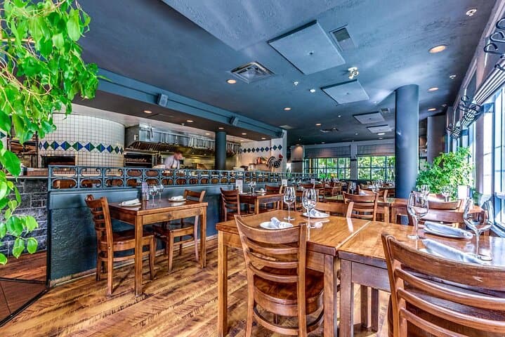 Whistler Guided Lunch Tour: Four-Restaurant Culinary Walk in Whistler Village photo 5