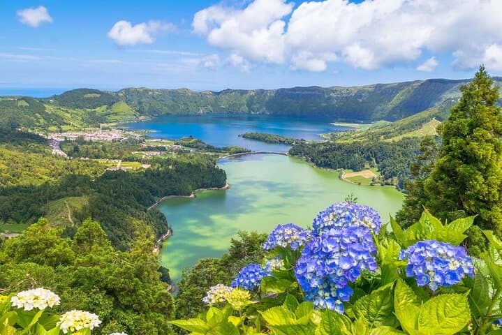 Azores Trekking Guide: Flores and Corvo Multi-Day Hikes photo 5