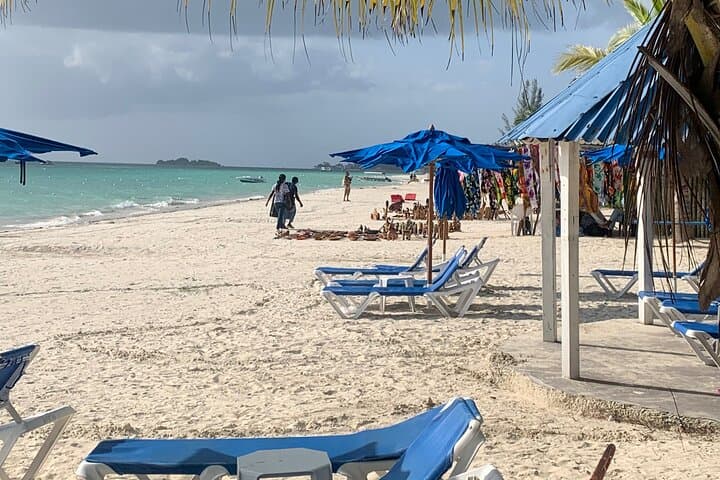 Experience Jamaica's Bliss: Negril's 7 Mile Beach and Rick's Cafe photo 4