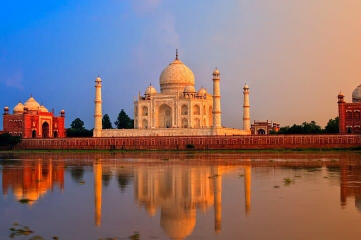 Taj Mahal Day Trip by Gatimaan Express: Fast Train to Agra's Heritage