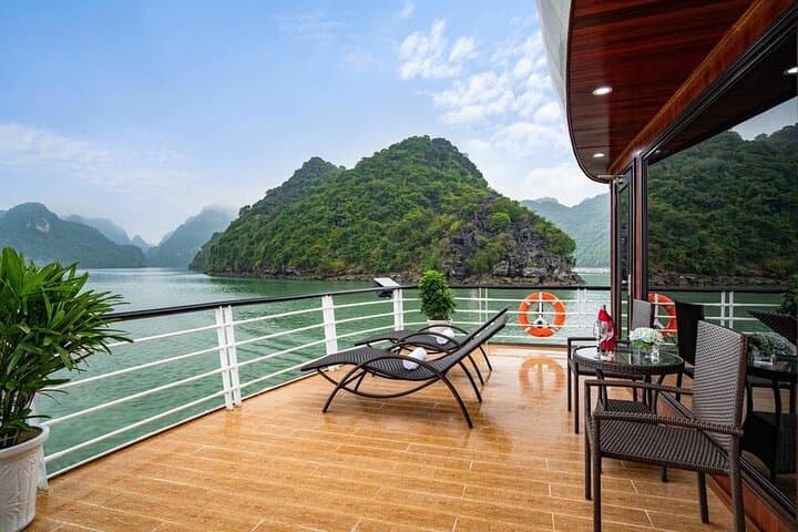 Boss Cruise: 2-Day Luxury Overnight Halong Bay Cruise from Hanoi photo 3