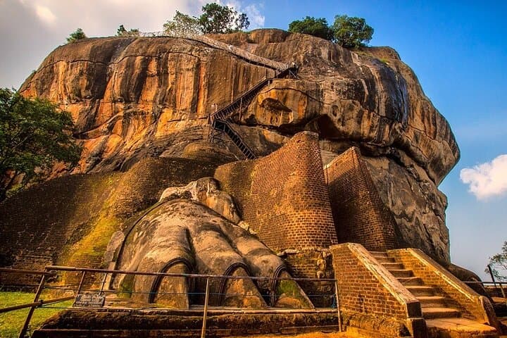 Day Tour to Sigiriya Rock, Dambulla Cave Temple & Jeep Safari from Colombo photo 4