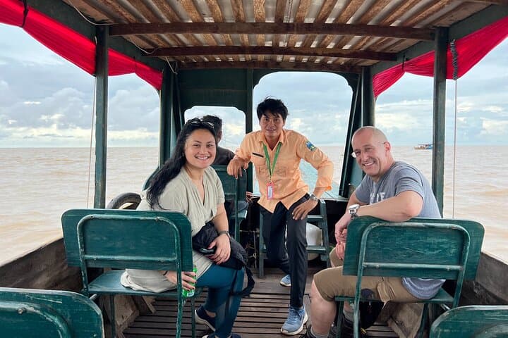 Private Angkor Wat Sunrise Tour and Tonle Sap Boat Cruise — Morning Sunrise & Floating Village Day Trip photo 4